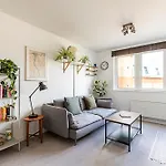 Chic & Modern Dalston Apartment