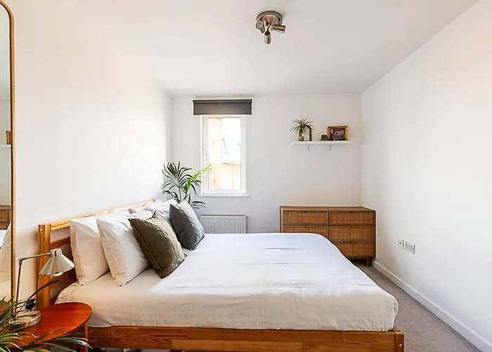 Chic & Modern Dalston Apartment